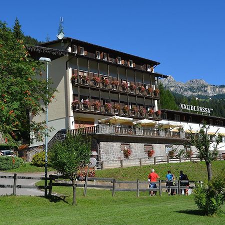 Hotel Val Di Fassa ソラーガ エクステリア 写真