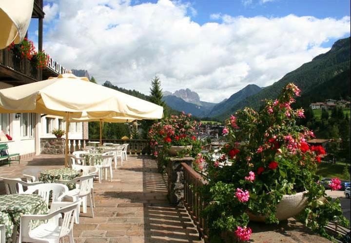 Hotel Val Di Fassa ソラーガ エクステリア 写真