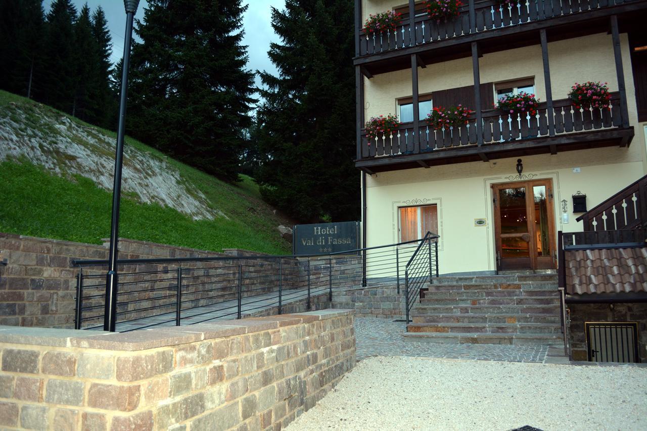 Hotel Val Di Fassa ソラーガ エクステリア 写真