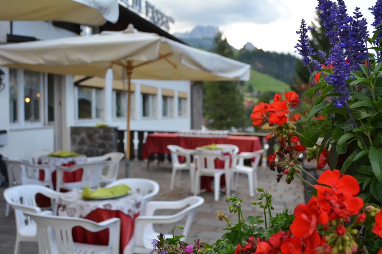 Hotel Val Di Fassa ソラーガ エクステリア 写真