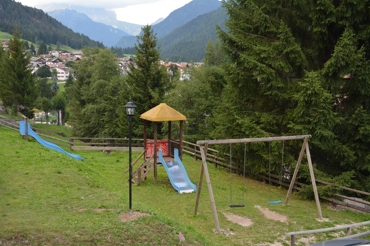 Hotel Val Di Fassa ソラーガ エクステリア 写真
