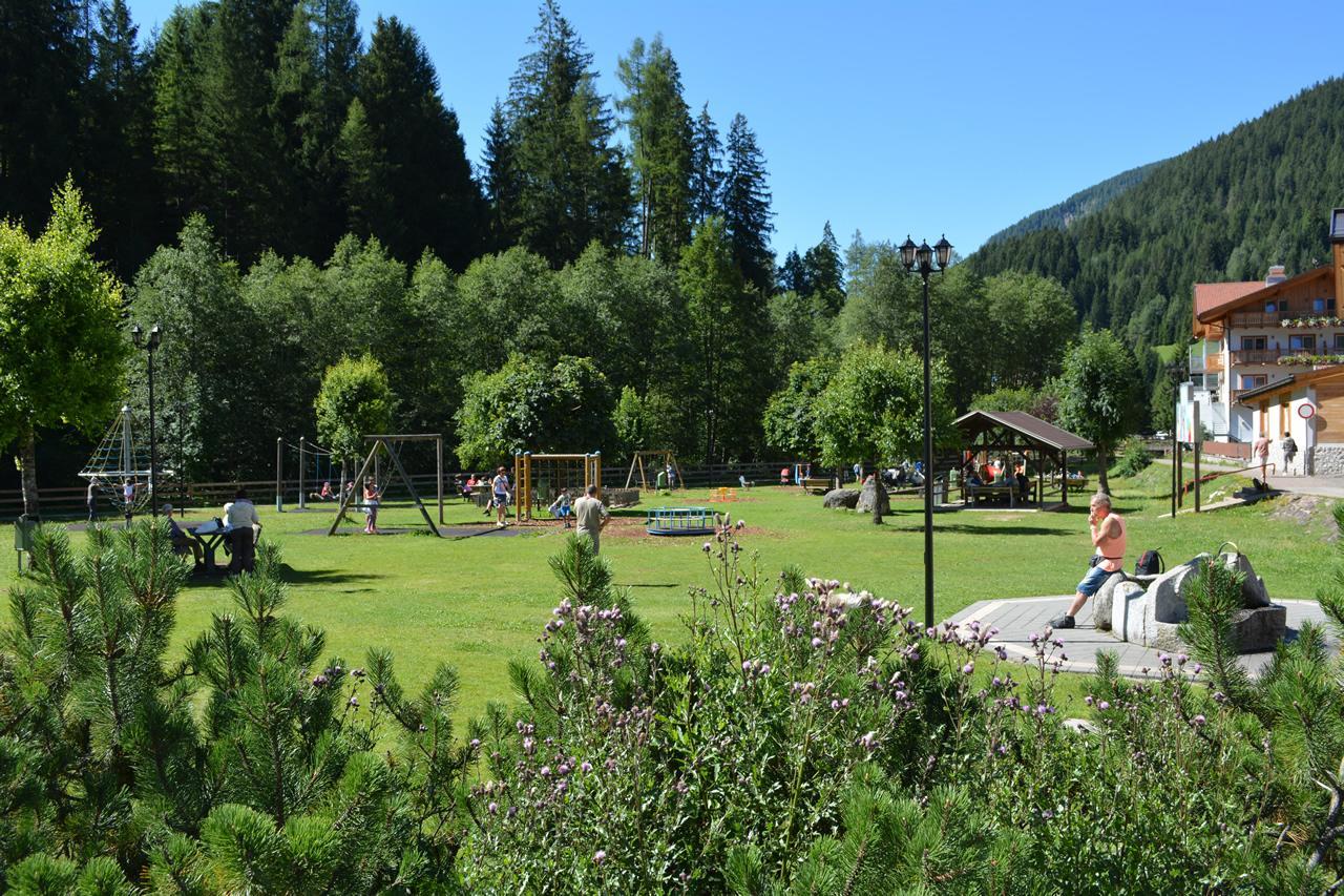 Hotel Val Di Fassa ソラーガ エクステリア 写真