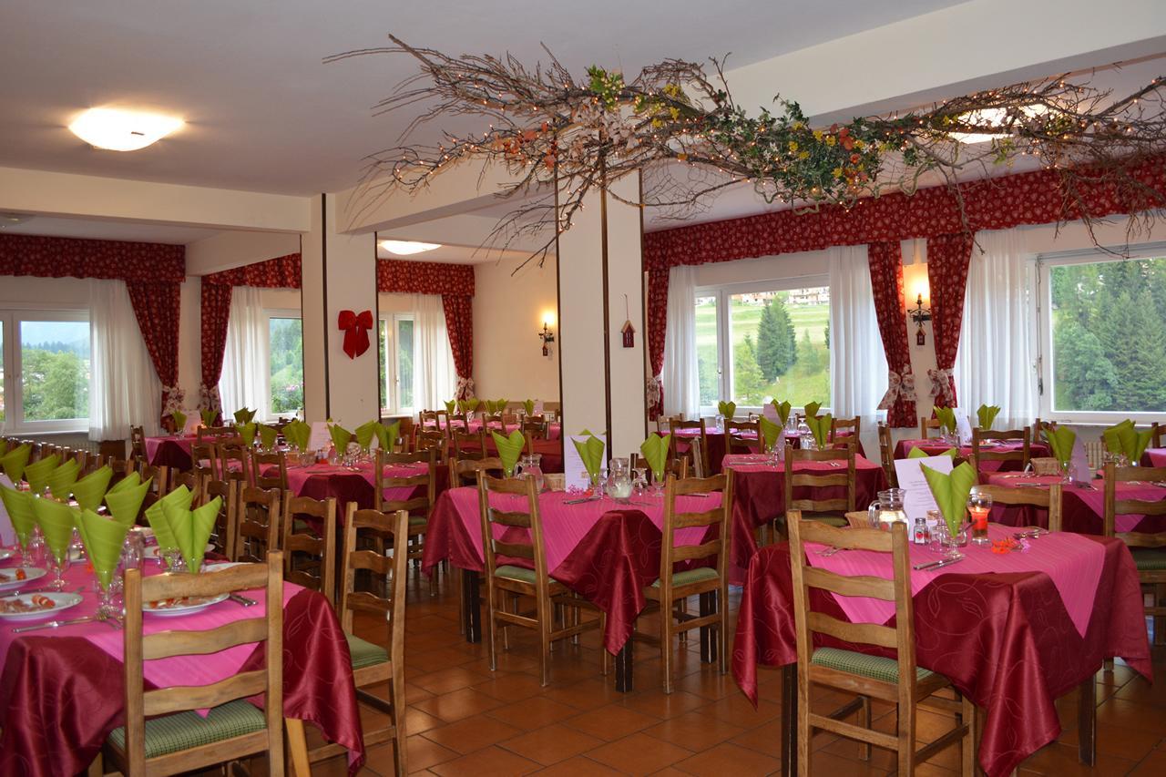 Hotel Val Di Fassa ソラーガ エクステリア 写真